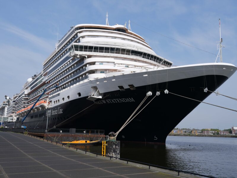 Cruise ship RES2023120072 - Holland America Line