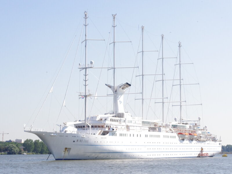 Cruise ship Wind Surf - Windstar Cruises