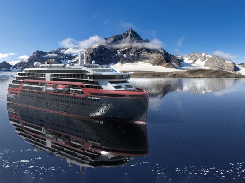 Cruise ship Fridtjof Nansen - Hurtigruten