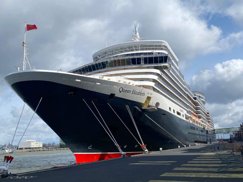 Cruise ship Queen Elizabeth - Carnival Cruise lines