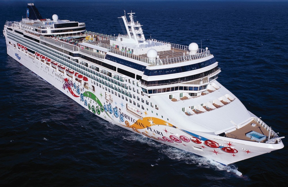 Cruise ship Norwegian Pearl - Norwegian Cruise Line