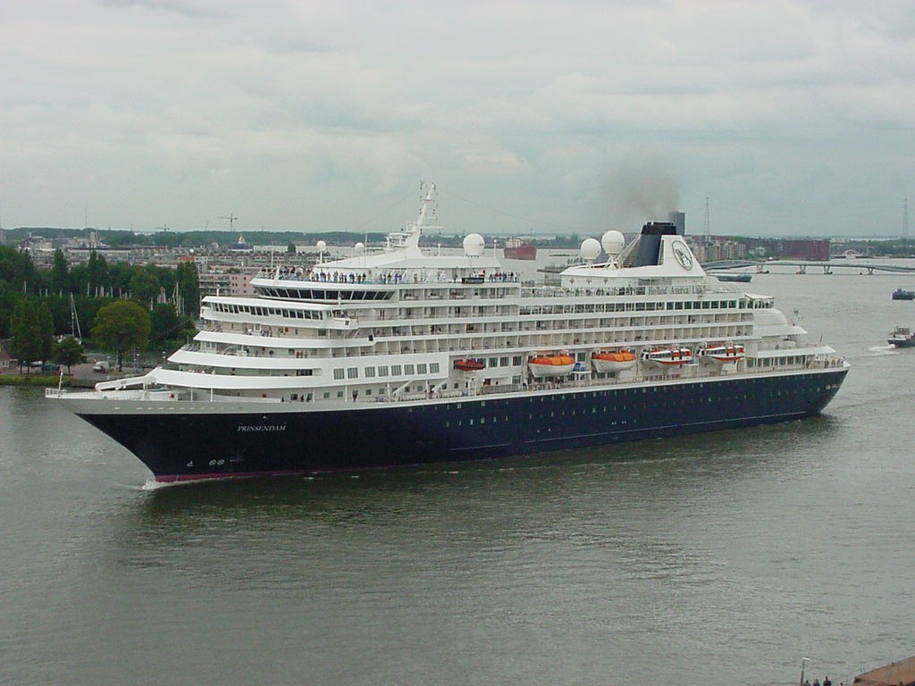 Cruise ship Prinsendam - Holland America Line