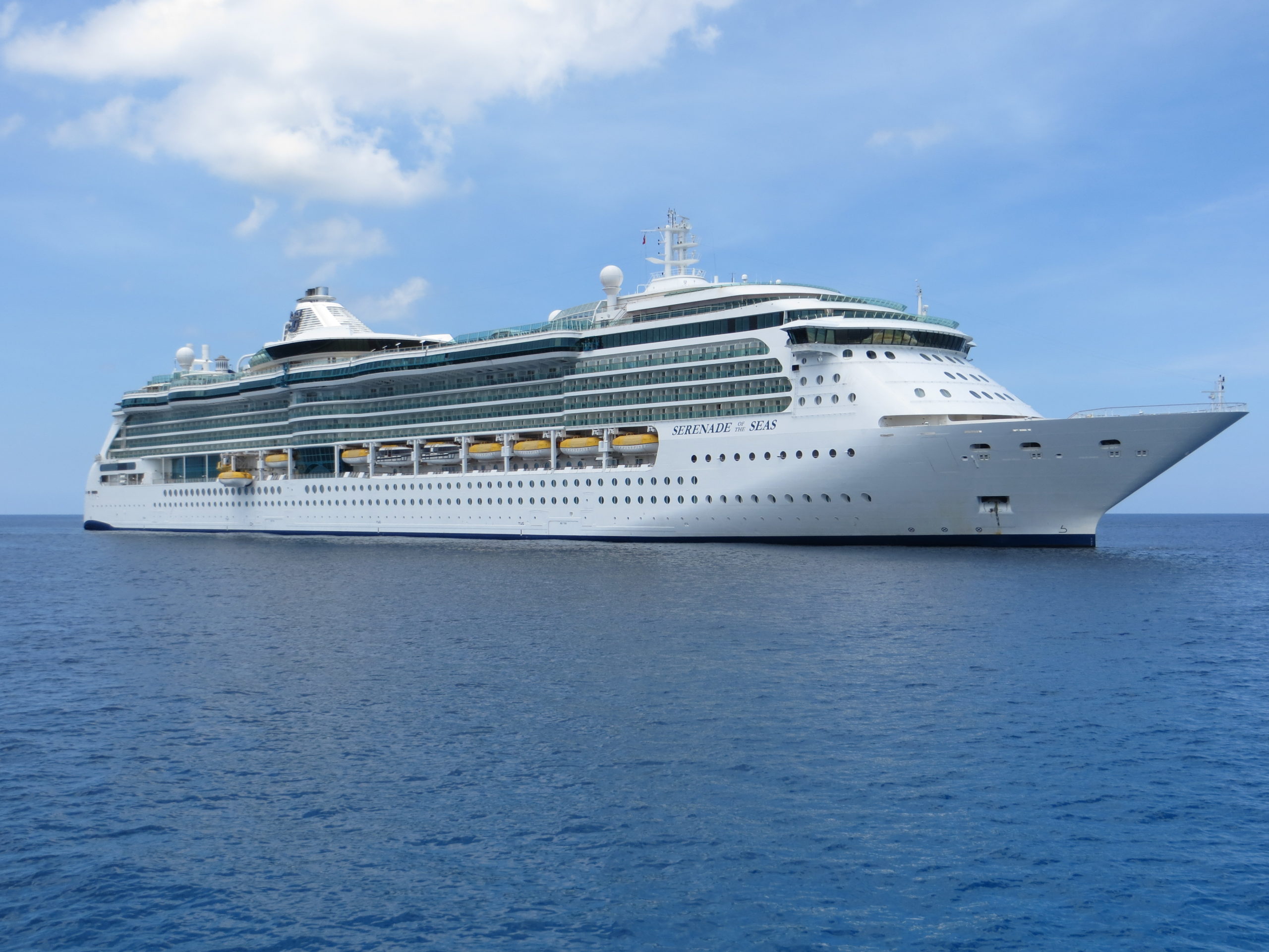 Cruise ship Serenade of the Seas - Royal Caribbean International